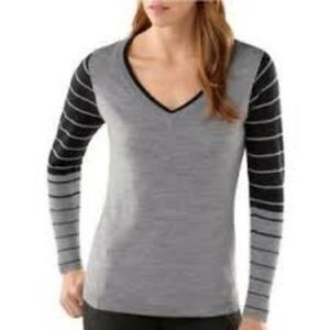 Smart wool v neck base layer